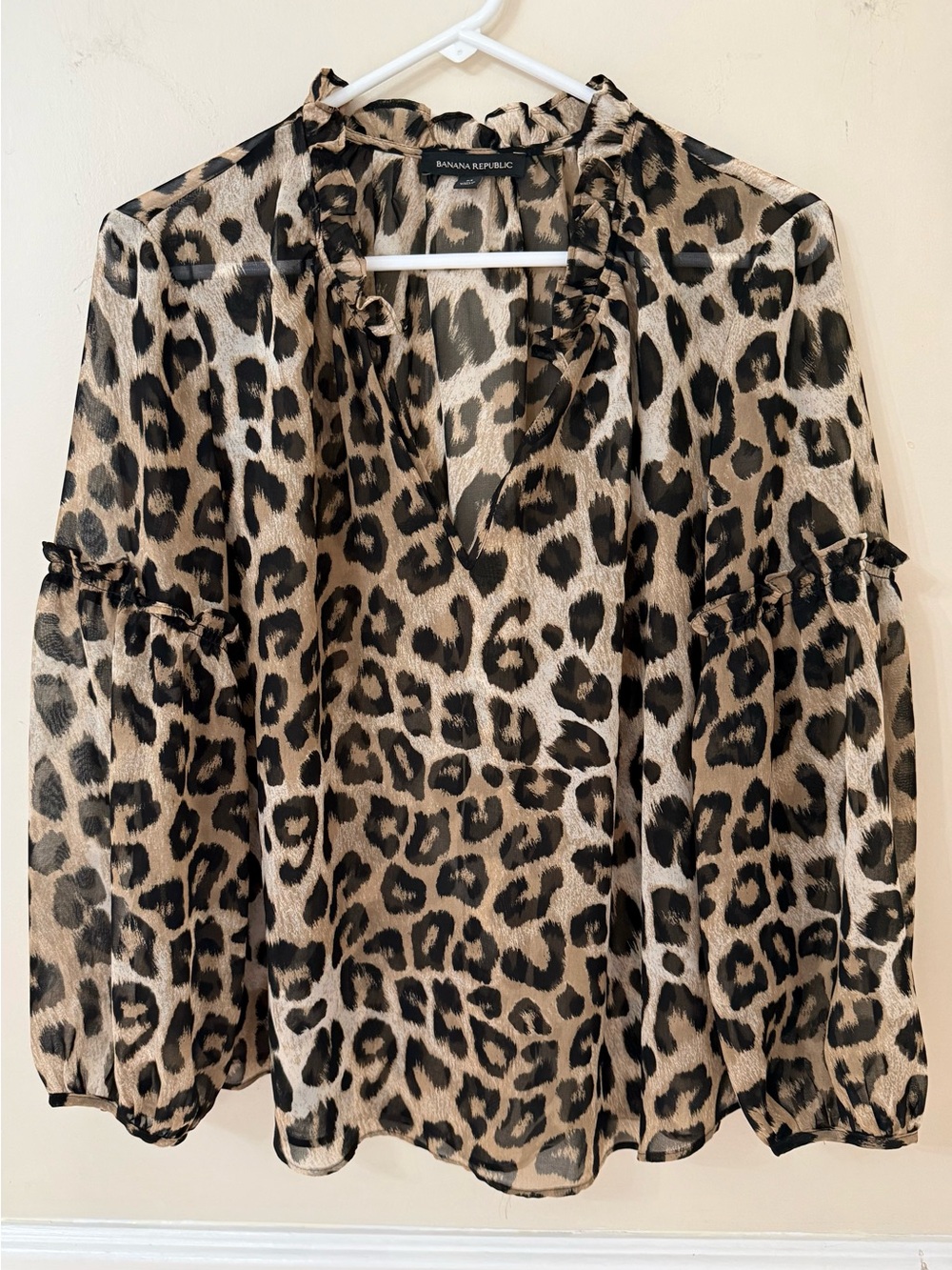 Banana Republic Leopard Print Sheer V-Neck Blouse in Tan and Black Size Medium